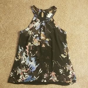 The limited sleeveless shirt